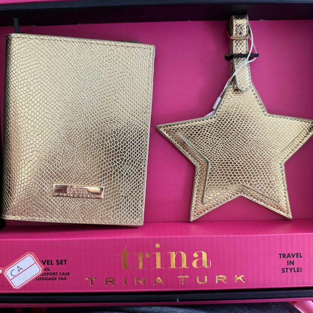 BNIB 2pc TRINA TURK Travel Set Passport Case + Luggage Tag, 2 available.
